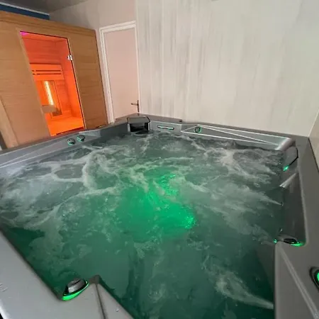 With 3bdr - Private Jacuzzi & Sauna Daire Rovaniemi