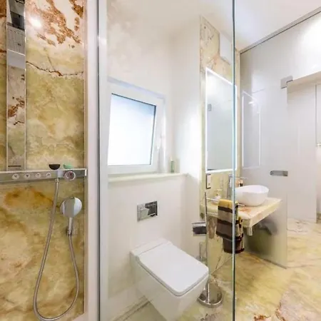 아파트 With 3bdr - Private Jacuzzi & Sauna *